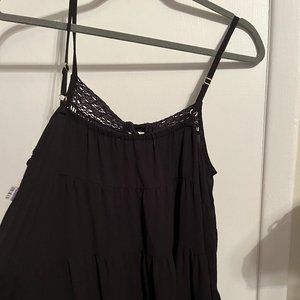 - NWT OCTAVIA BLACK RUFFLE LAYERS TANK BLOUSE SZ L